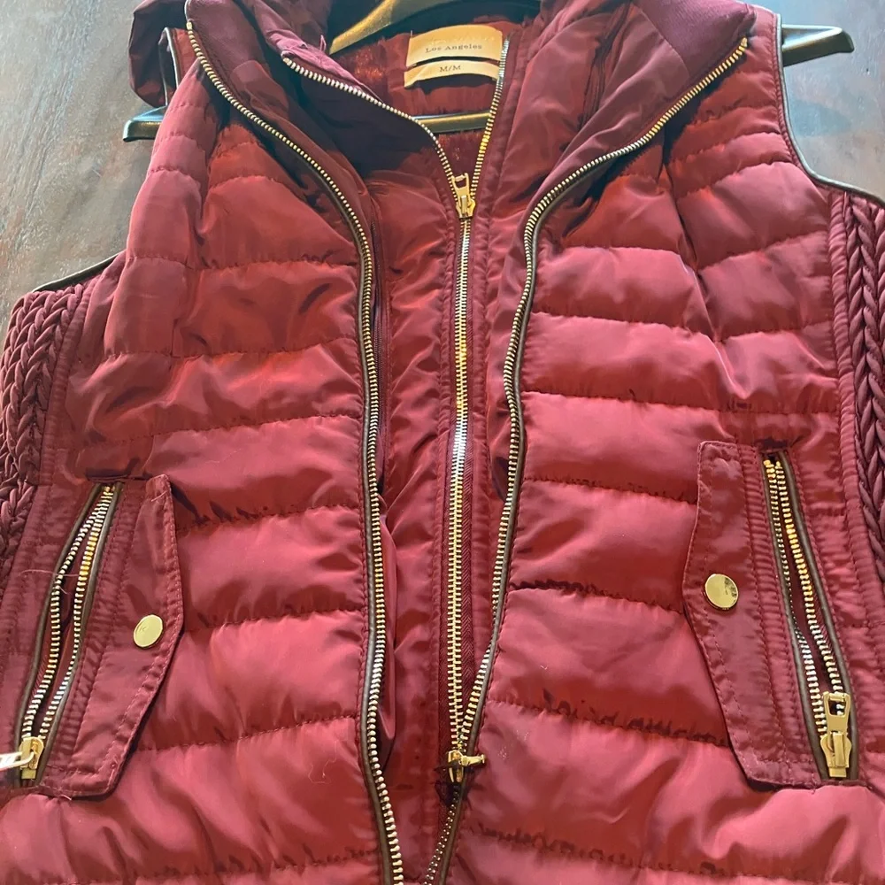 Los Angeles maroon vest size medium - Picture 3 of 4